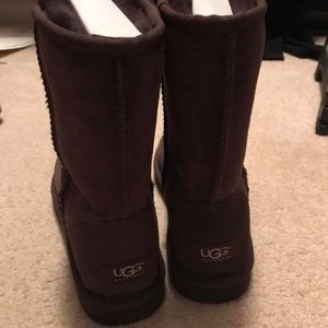 Chocolate, Classic Short, Uggs- size 8, authentic